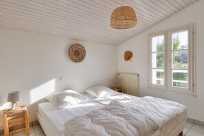 6 habitaciones, tabla de planchar con plancha y wifi gratis