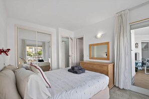 2 bedrooms, iron/ironing board, WiFi, bed sheets - Apartment in Siesta Golf (Mijas)