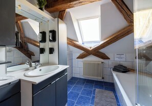 Hårtørrer, håndklæder