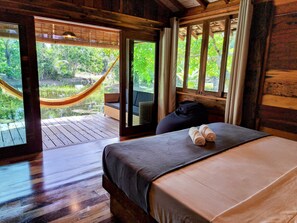 2 bedrooms, desk, free WiFi, bed sheets