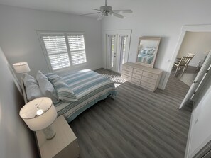 2 bedrooms, iron/ironing board, WiFi, bed sheets - Newly Renovated Condo in Sunny Naples, FL (Naples)