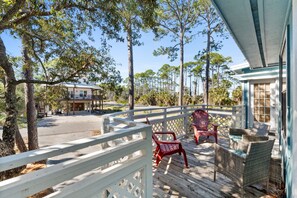 Terrace/patio - Winter 2025-26 Rate Drop!  3BR/2BA Beach & Pool Access! (Port St. Joe)