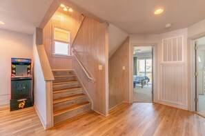Interior - Tapped Out - KDH MP 8, Ocean View, 180 Yds to Beach, Pool, Hot Tub, Pets OK, Flex Stays (Kill Devil Hills)