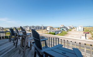 Property grounds - Tapped Out - KDH MP 8, Ocean View, 180 Yds to Beach, Pool, Hot Tub, Pets OK, Flex Stays (Kill Devil Hills)