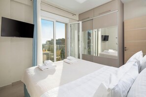 2 chambres, fer et planche à repasser, Wi-Fi, draps fournis