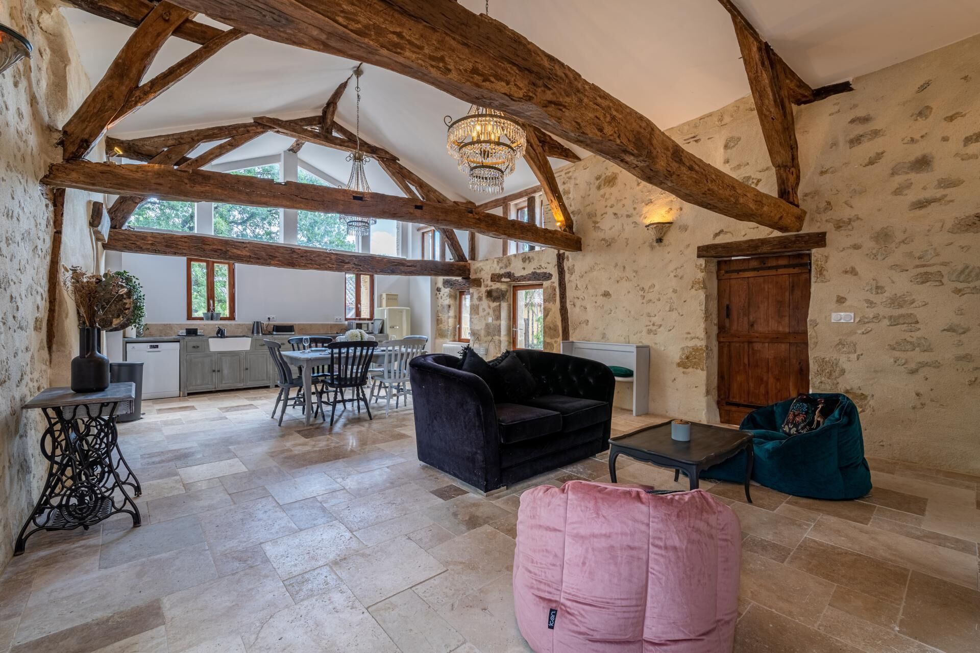 Fireplace, DVD player, ping pong