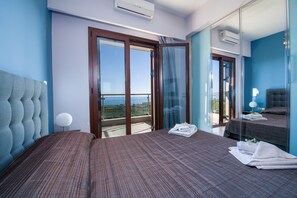 4 bedrooms, iron/ironing board, WiFi, bed sheets - Iliada - Four Bedroom Villa, Sleeps 8 (Maleme)