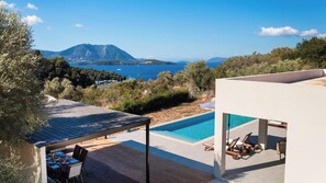 Pool - Tina - Three Bedroom Villa, Sleeps 6 (Spartochori)