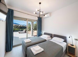 3 dormitorios, tabla de planchar con plancha, wifi y ropa de cama