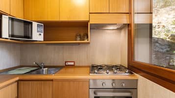 Microonde, forno, piano cottura, lavastoviglie