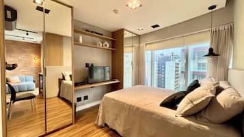 Habitación cuádruple de lujo | 1 dormitorio, tabla de planchar con plancha, wifi gratis