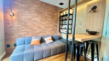 Quadruple Room | Living area