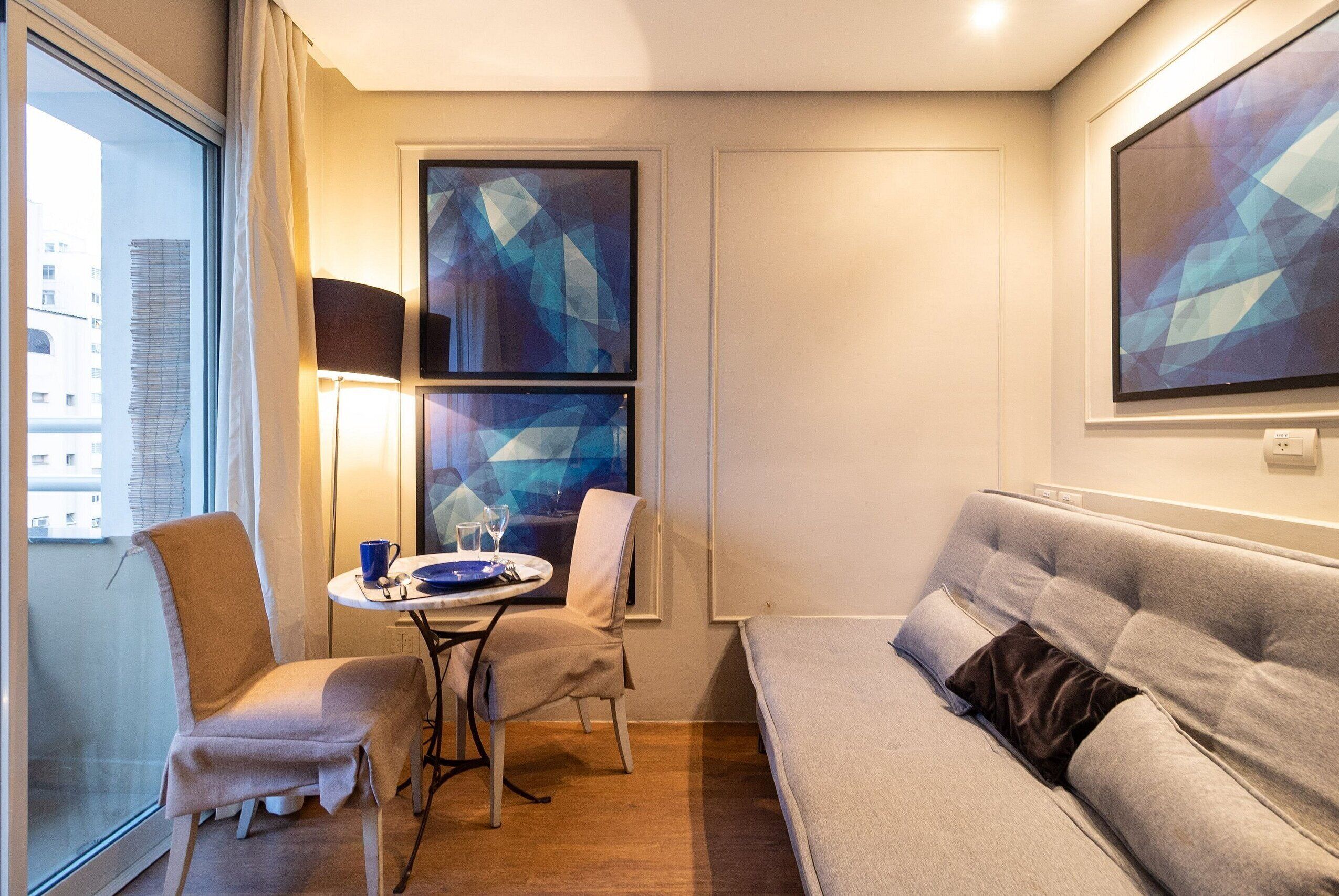 Apartamento básico | Área de estar | TV