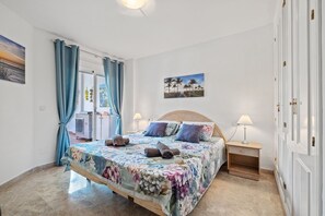 2 bedrooms, iron/ironing board, travel cot, WiFi - Calahonda Park 300 m from the beach! (Sitio de Calahonda)