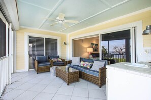 TV - Secluded Bayfront Bliss Awaits at Yacht Haven #2 on Sanibel (Sanibel)