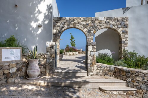 Lavender- AnamneZia Luxury Suites