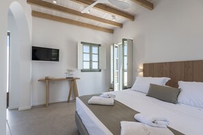 1 Schlafzimmer, Zimmersafe, Schreibtisch, Bügeleisen/Bügelbrett