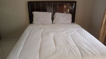 Quarto casal standard | Wi-Fi de cortesia, roupa de cama