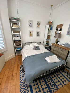 Basic Apartment - Striking & Modern 2BD Flat W/garden - East Dulwich (London)