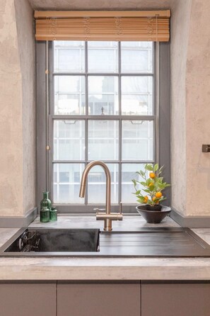 Private kitchen - Newly-refurbished Loft-style Flat Farringdon! (London)