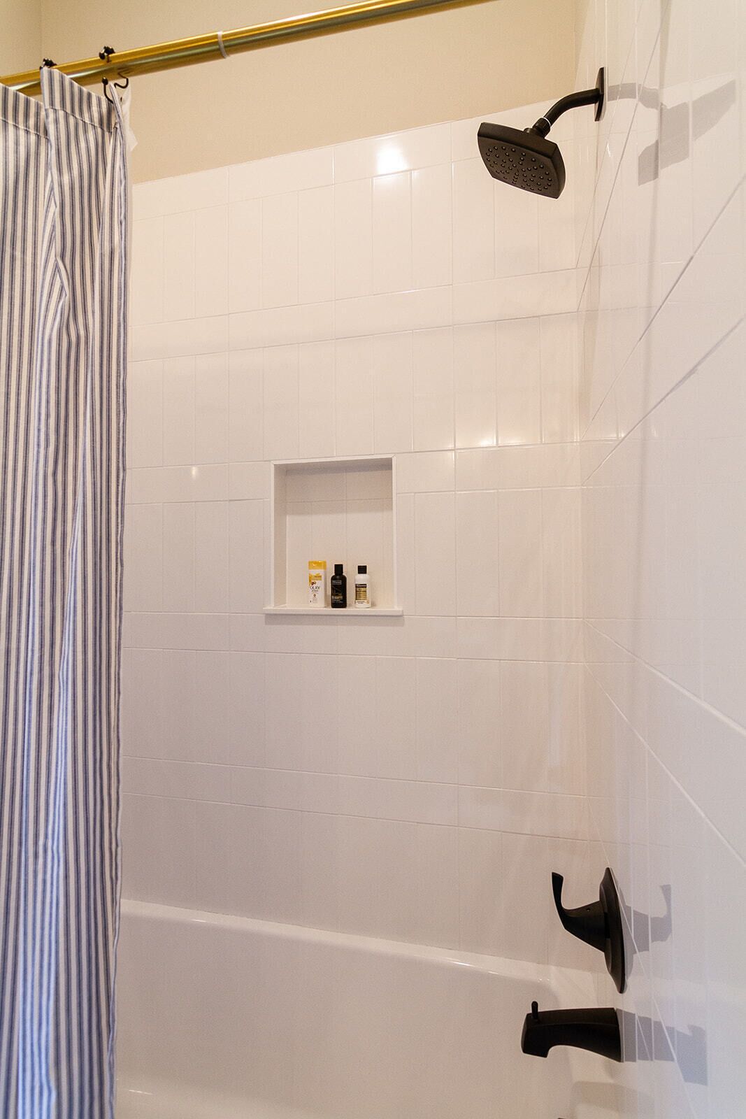 Dazzling Downtown Home: Pet Friendly 