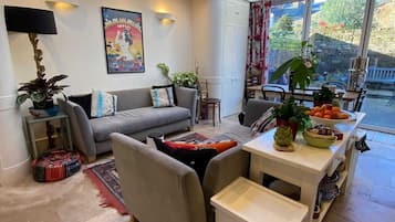 Basic House | Interior