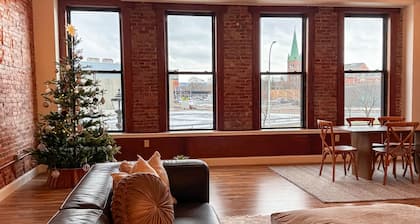 Luxurious 2 BR Loft