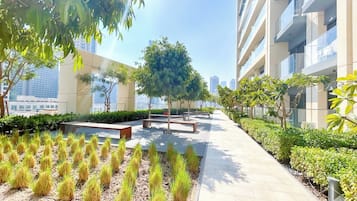 Apartamento (2 Bedrooms) | Jardín