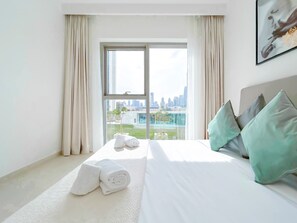 2 bedrooms, iron/ironing board, bed sheets - Luxury 2B in Downtown Views Balcony and Burj View (Dubai)