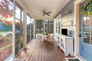Dining - Sandestin "Bungalo Bliss" Beach, New 2024 6 Seater Golf Cart, Heated Pool, Golf, (Miramar Beach)