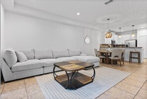 Smart TV - Stylish, COZY at Champions Gate (Davenport)