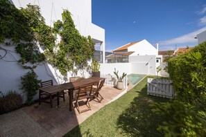 Outdoor dining - Casa do Covo -2 min a pé da Praia, Piscina, Terraço C/vista Panorâmica de Oceano (Setúbal)