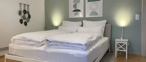 4 bedrooms, WiFi, bed sheets