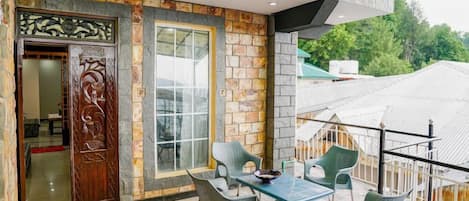 Deluxe Apartment | Balcony view