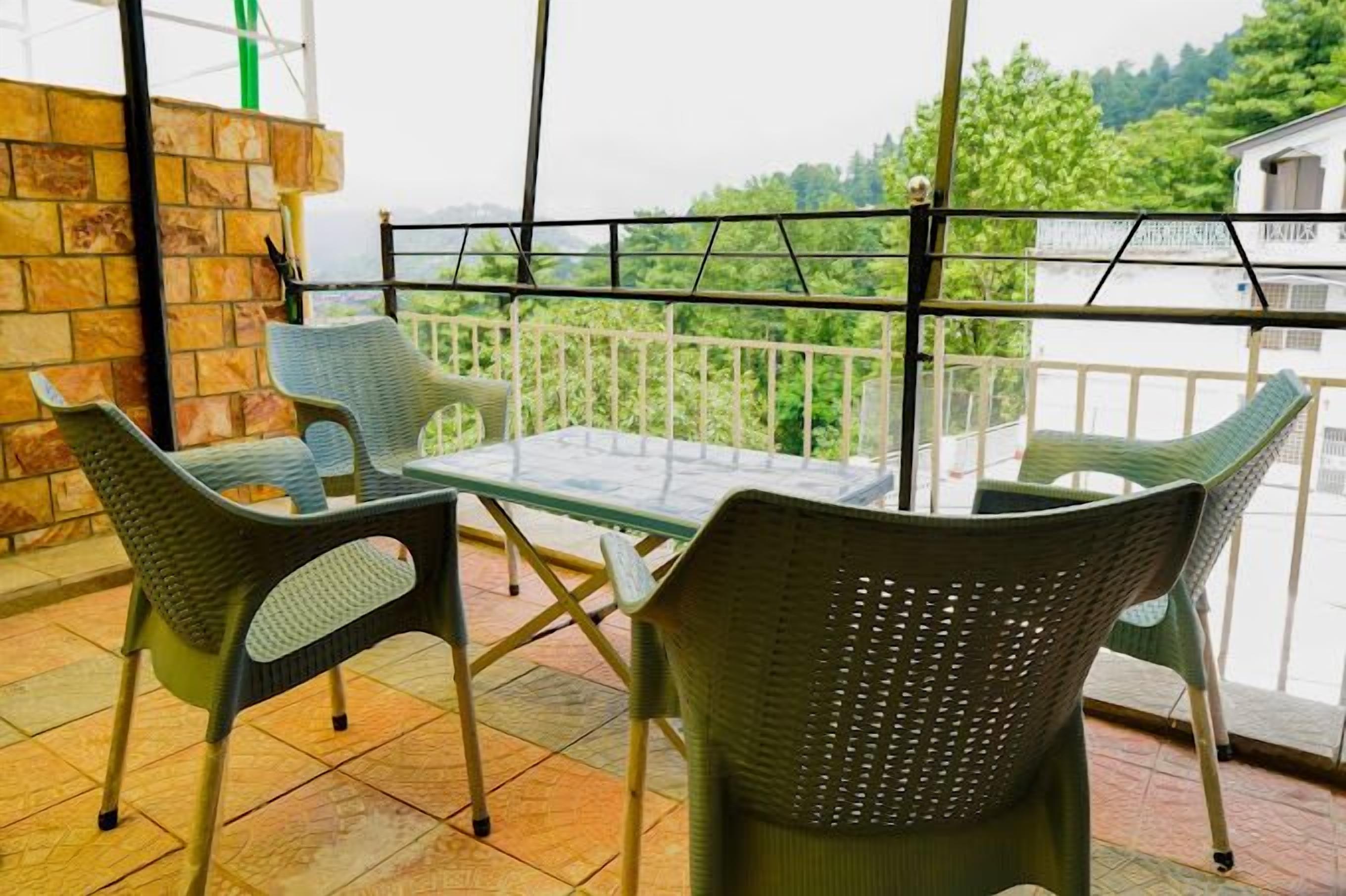 Căn hộ Deluxe | Ban công