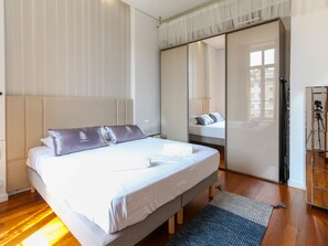 3 slaapkamers, een strijkplank/strijkijzer, wifi, beddengoed