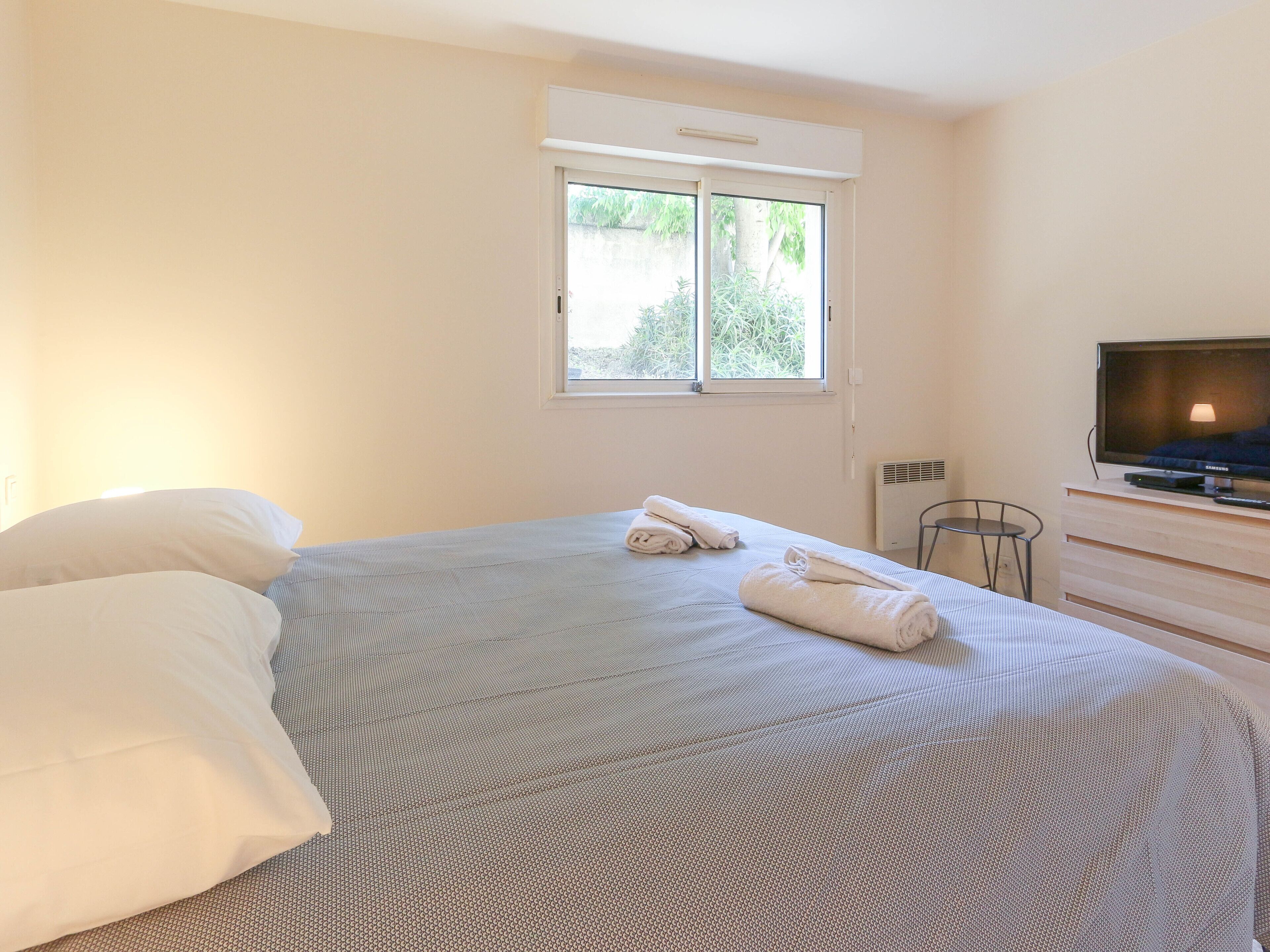 2 chambres, fer et planche à repasser, Wi-Fi, draps fournis