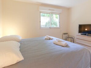 2 quartos, ferros/tábuas de passar roupa, Wi-Fi, roupa de cama