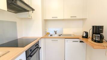 Refrigerador, microondas, horno y lavavajillas