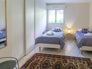2 bedrooms, iron/ironing board, WiFi, bed sheets