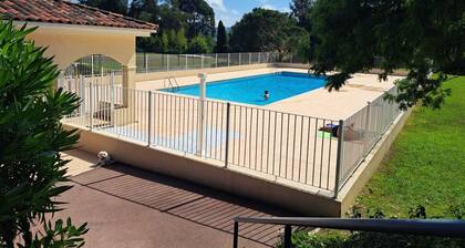 NEW ! VILLA with Parking, Swimming Pools, Garden and AC - BENAKEY