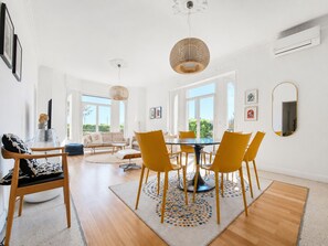 Dining - Superb 3BR with AC, Sea view, private Garden PARKING- BENAKEY (Cannes)