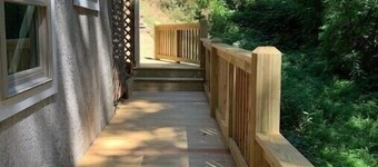 Lovely, serene studio apartment close to downtown and Biltmore Village. 