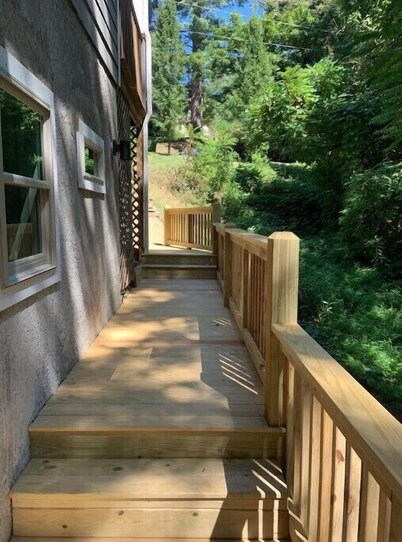 Lovely, serene studio apartment close to downtown and Biltmore Village. 