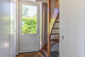 Interior - Dune Bungalow directly against the dunes for 5 persons. Holiday home, Privacy, Walking, Cycling. (Egmond-Binnen)