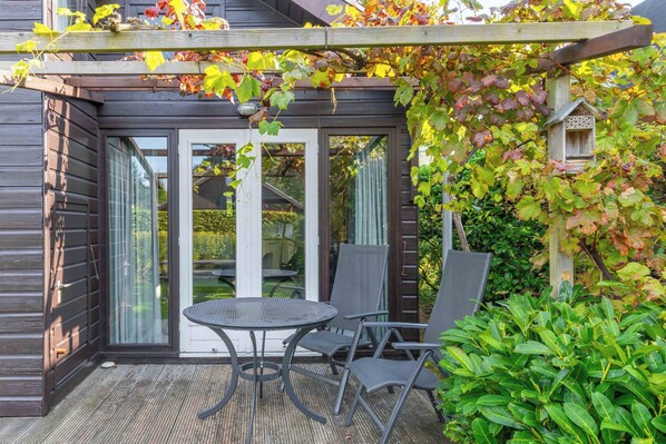 Outdoor dining - Dune house directly against the dunes for 4 persons (Egmond-Binnen)