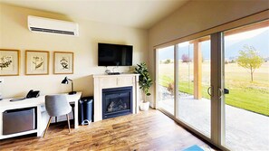 King Bed Suite | Interior