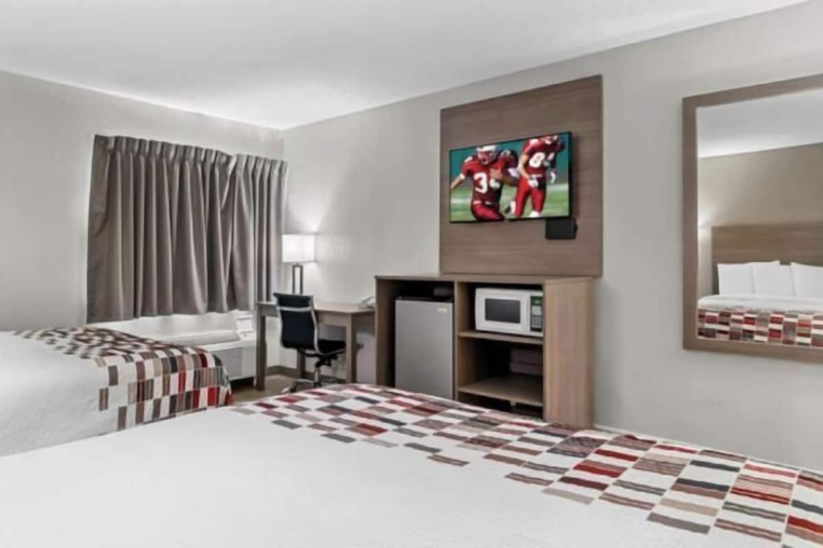 Desk, laptop workspace, blackout drapes, free WiFi