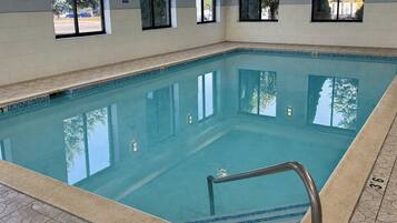 Indendørs pool