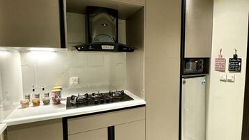 Fridge, microwave, stovetop, electric kettle